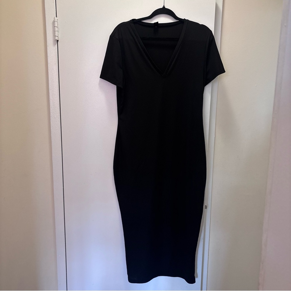 Black V-Neck Dress Size 1XL